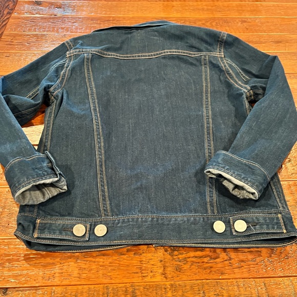 Ladies Levi’s Denim Jacket Size Medium - Picture 7 of 8